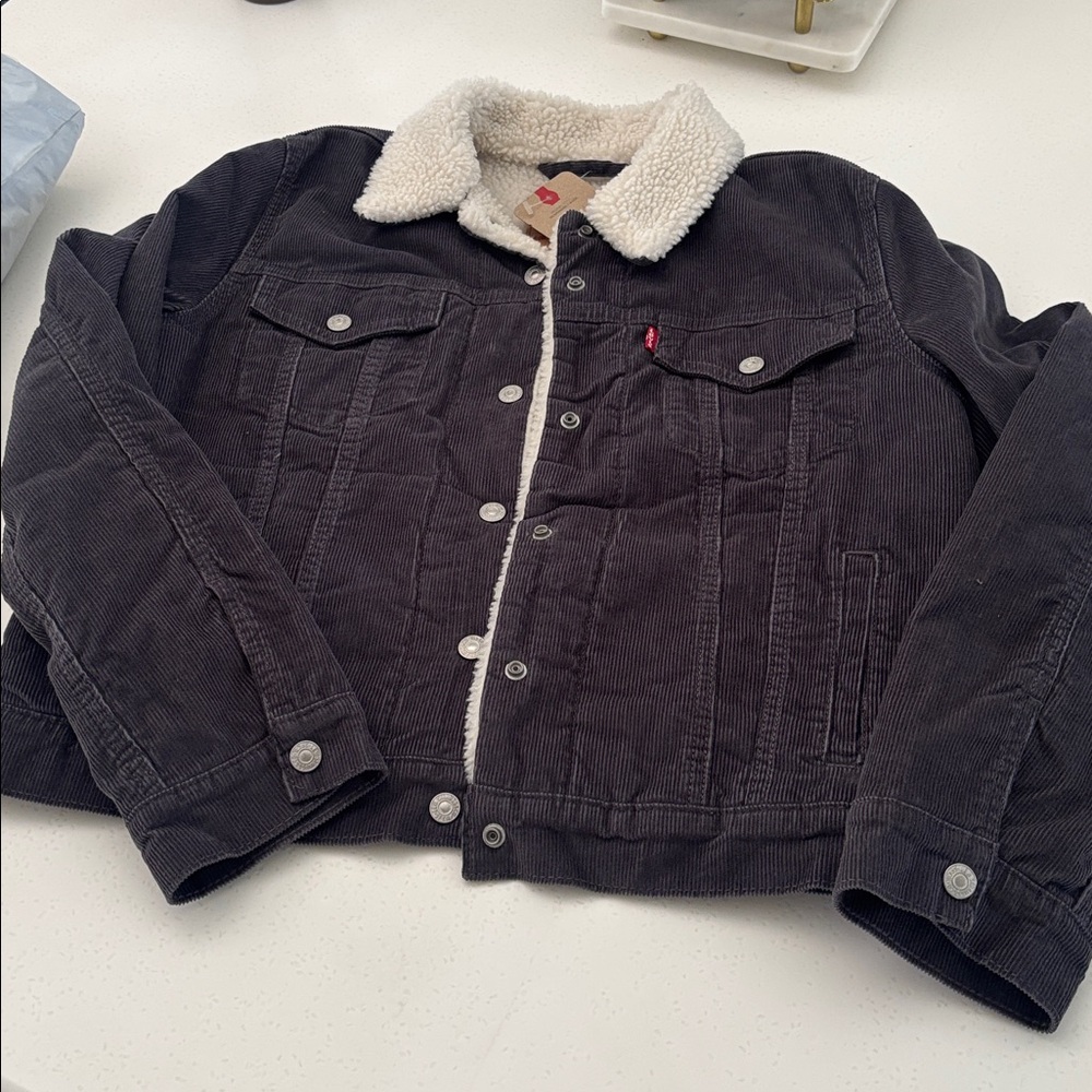 BNWT Levis Original Sherpa Trucket Jacket